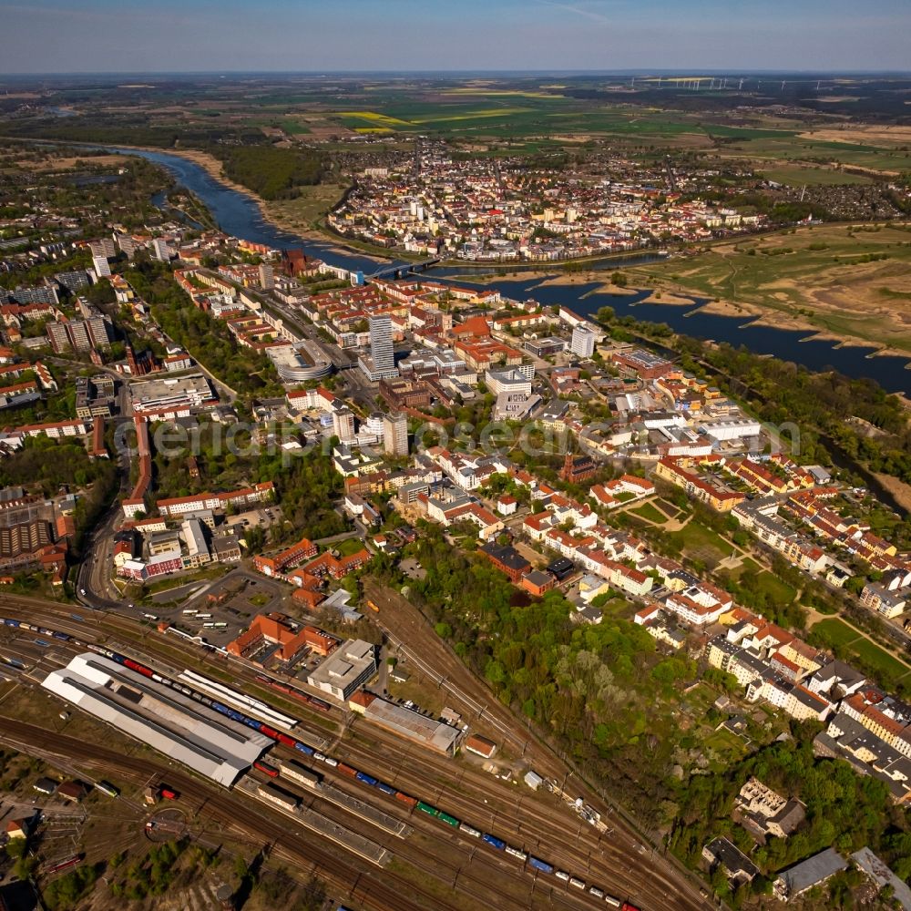 Aerial image Frankfurt (Oder) - The city center in the downtown area on Central Station in Frankfurt (Oder) in the state Brandenburg, Germany