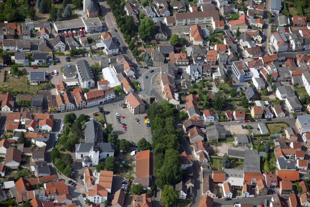 Aerial image Heidesheim am Rhein - The city center in the downtown are in Heidesheim am Rhein in the state Rhineland-Palatinate. In the center of the image the town hall