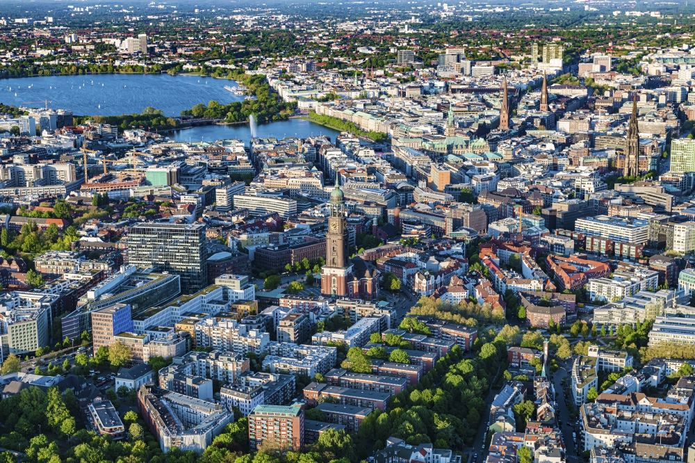 Aerial photograph Hamburg - The city center in the downtown are in Hamburg in Germany