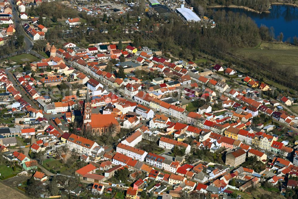 Mittenwalde from the bird's eye view: The city center in the downtown area on street Yorckstrasse in Mittenwalde in the state Brandenburg, Germany