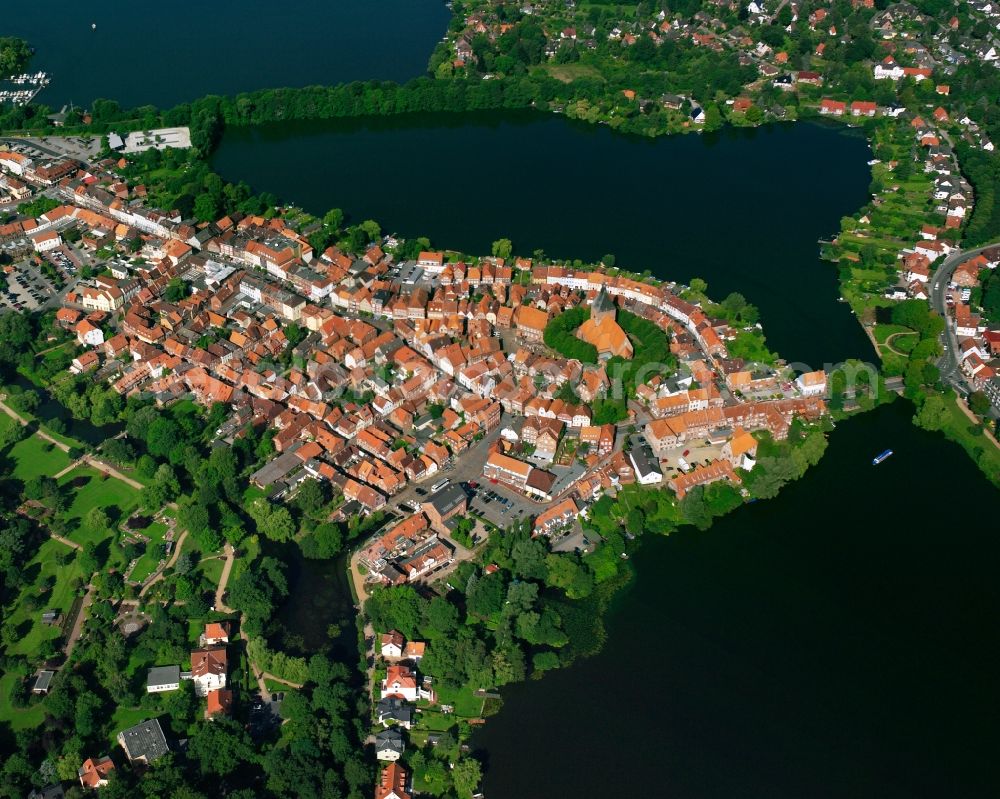 Aerial photograph Mölln - The city center in the downtown area in Mölln in the state Schleswig-Holstein, Germany