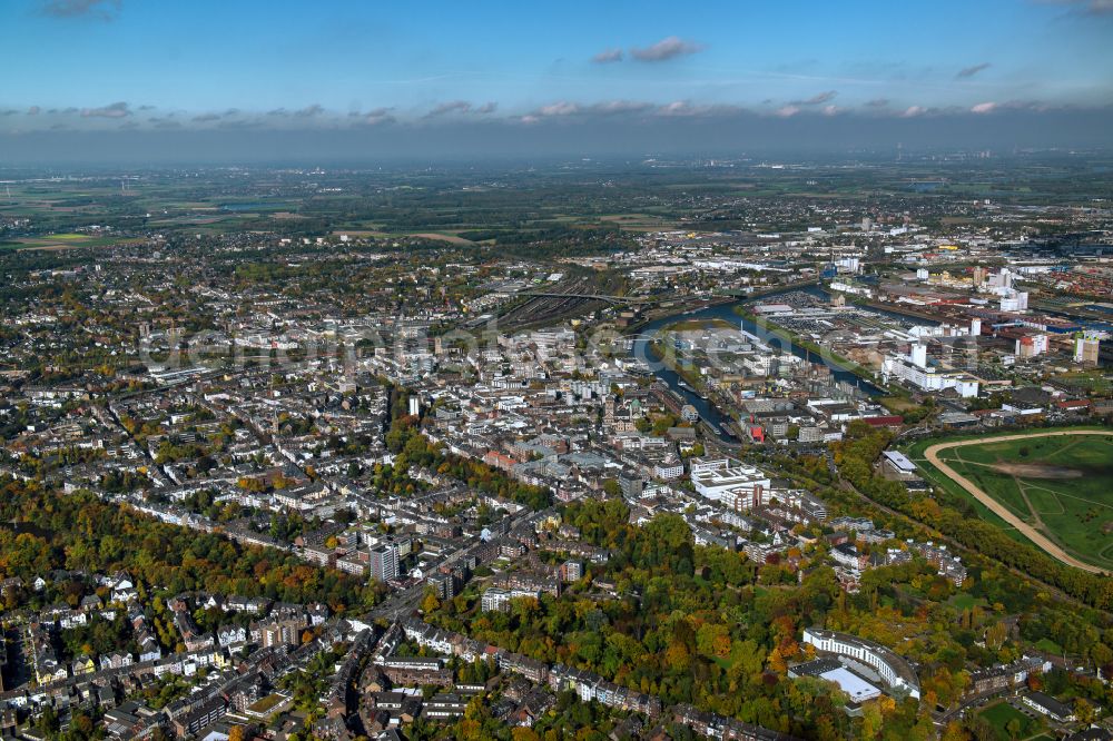 Aerial photograph Neuss - The city center in the downtown area in Neuss in the state North Rhine-Westphalia, Germany