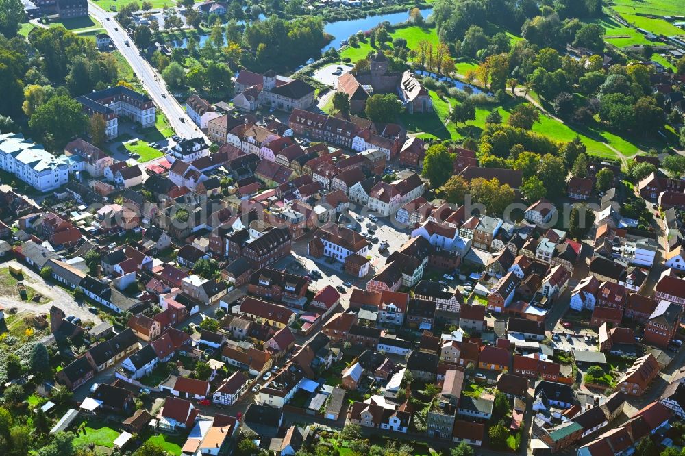 Neustadt-Glewe from the bird's eye view: The city center in the downtown area in Neustadt-Glewe in the state Mecklenburg - Western Pomerania, Germany