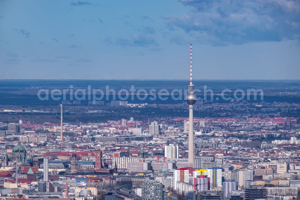 Berlin from the bird's eye view: The city center in the downtown area Ost on Berliner Fernsehturm in the district Mitte in Berlin, Germany