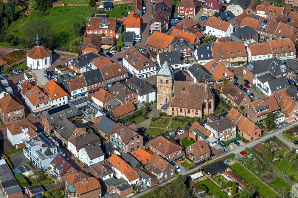 Aerial photograph Schermbeck - the city center in the downtown area in Schermbeck in the state North Rhine-Westphalia, Germany