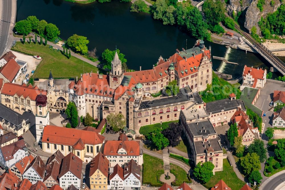 Aerial photograph Sigmaringen - The city center in the downtown area on Schloss in Sigmaringen in the state Baden-Wuerttemberg, Germany