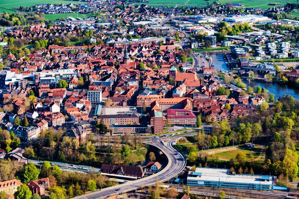 Aerial photograph Stade - The city center in the downtown area in Stade in the state Lower Saxony