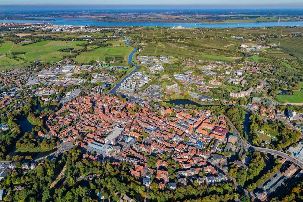Aerial photograph Stade - The city center in the downtown area in Stade in the state Lower Saxony