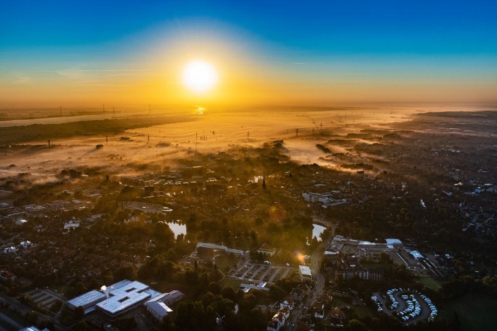 Aerial photograph Stade - City center in the inner city area in Stade in sunrise in the state Lower Saxony