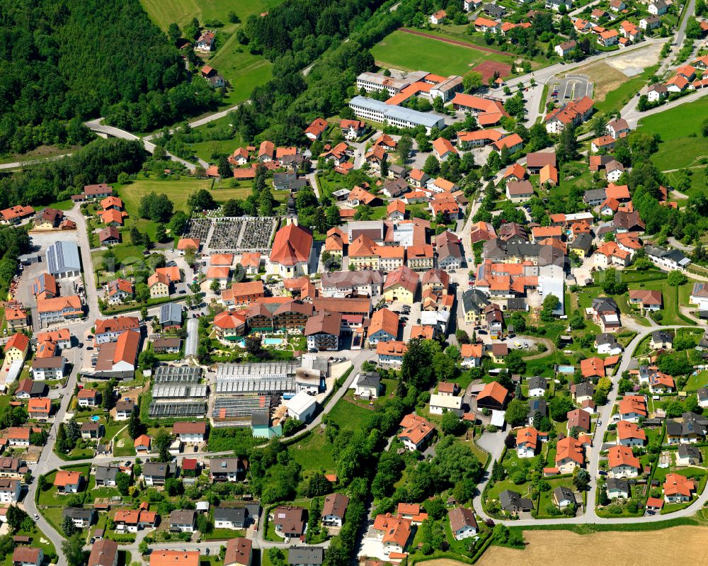 Aerial photograph Steinerleinbach - The city center in the downtown area in Steinerleinbach in the state Bavaria, Germany