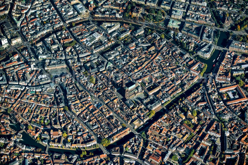Aerial photograph Strasbourg - The city center in the downtown area in Strasbourg in Grand Est, France