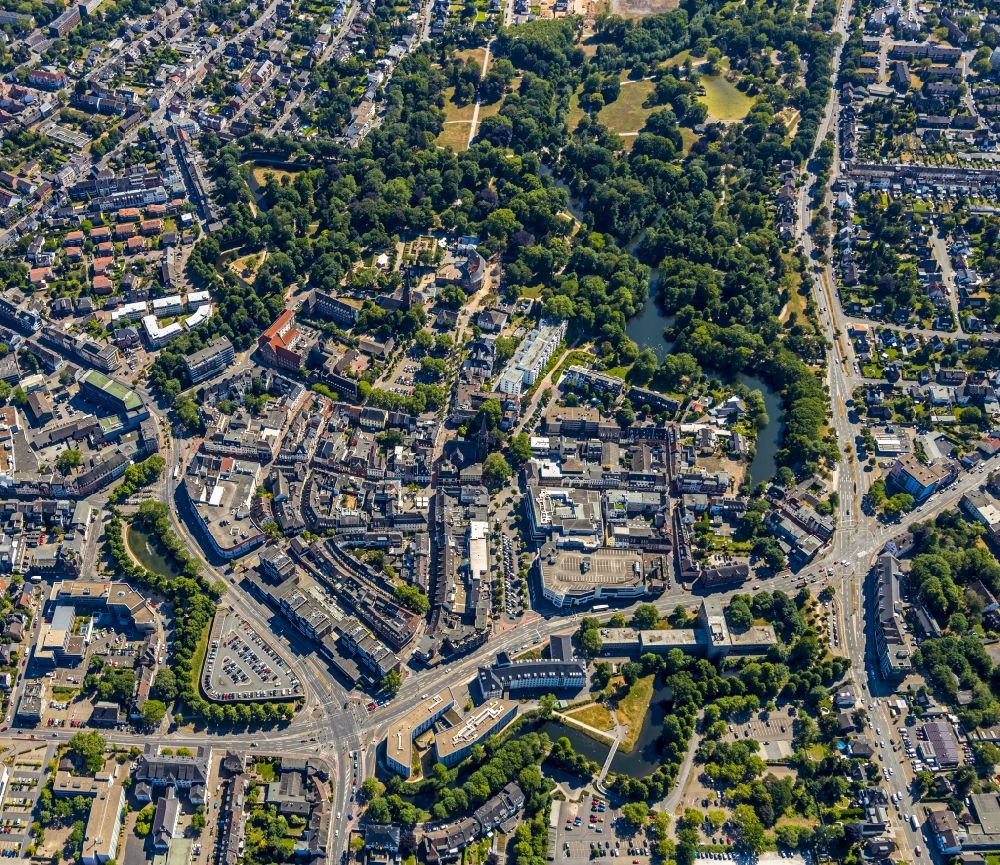 Moers from above - City center in the downtown area with structures of a star-shaped fortification with ramparts and bastions and the Moerser Schlosspark in Moers in the state North Rhine-Westphalia, Germany