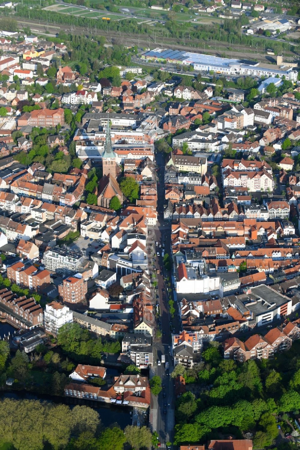 Aerial photograph Uelzen - The city center in the downtown area in Uelzen in the state Lower Saxony, Germany