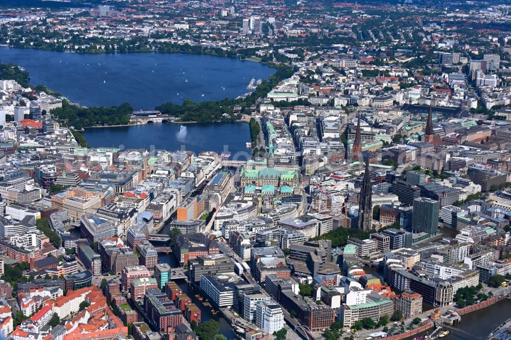 Aerial photograph Hamburg - The city center in the downtown area on lake side of Alster in the district Altstadt in Hamburg, Germany