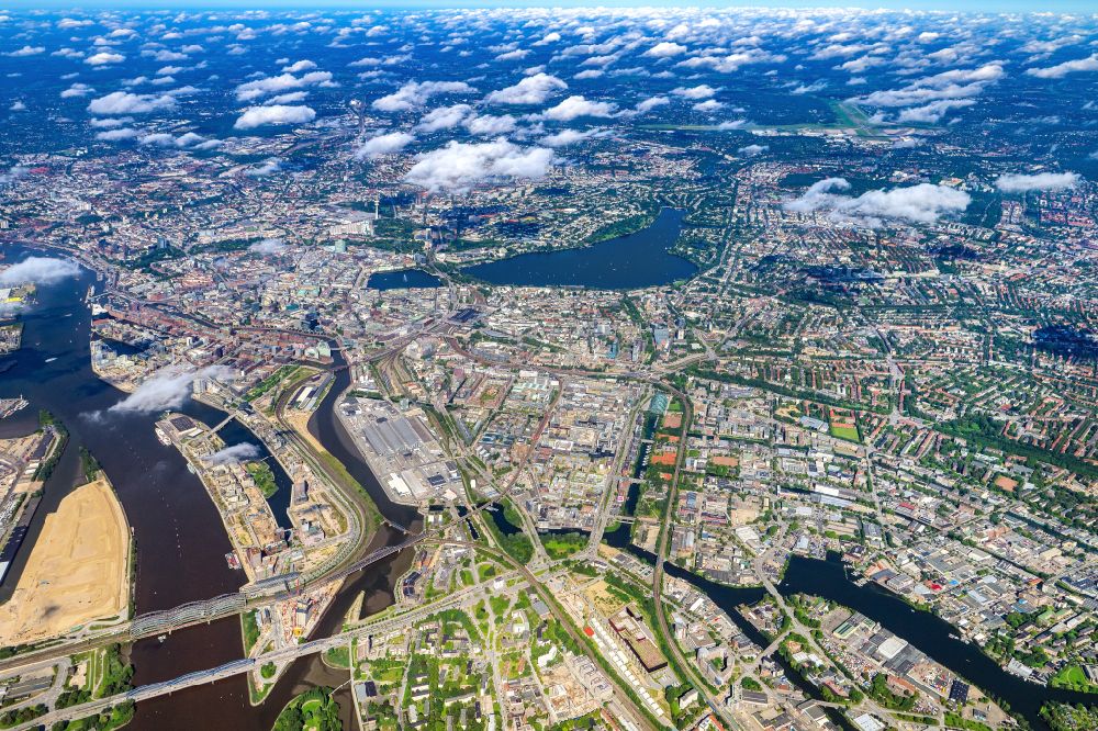 Aerial photograph Hamburg - The city center in the downtown area on lake side of Alster in the district Altstadt in Hamburg, Germany