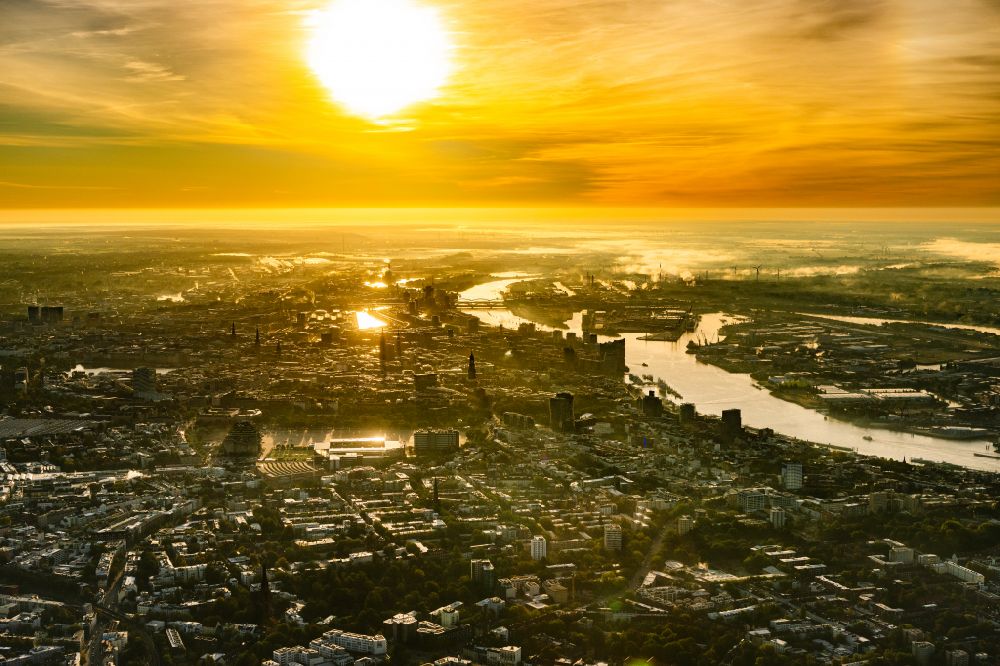 Hamburg from the bird's eye view: City center in the inner city area on the banks of the Alster, at sunrise, in Hamburg, Germany