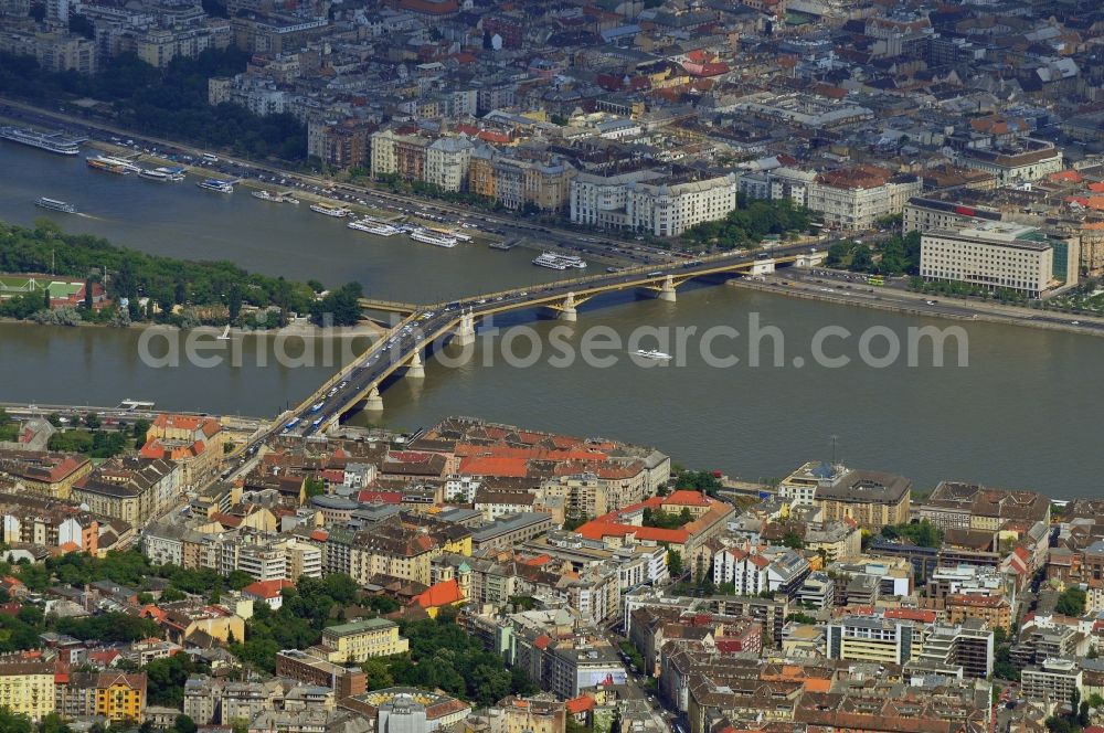 Aerial photograph Budapest - City center in the downtown area on the banks of the Danube in Budapest in Hungary