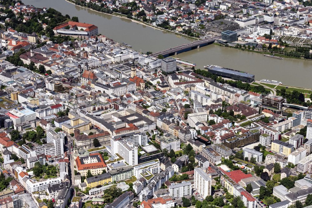Aerial image Linz - City center in the downtown area on the banks of river course of the river Danube in Linz in Oberoesterreich, Austria