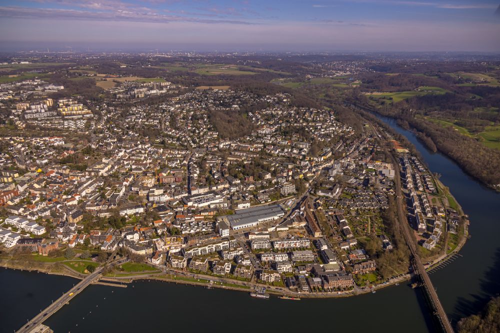 Aerial image Kettwig - City center in the downtown area on the banks of river course Ruhr in Kettwig in the state North Rhine-Westphalia