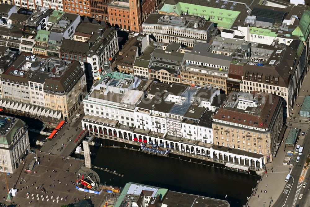 Hamburg from the bird's eye view: City center in the downtown area on the banks of river course Kleine Alster in the district Neustadt in Hamburg, Germany