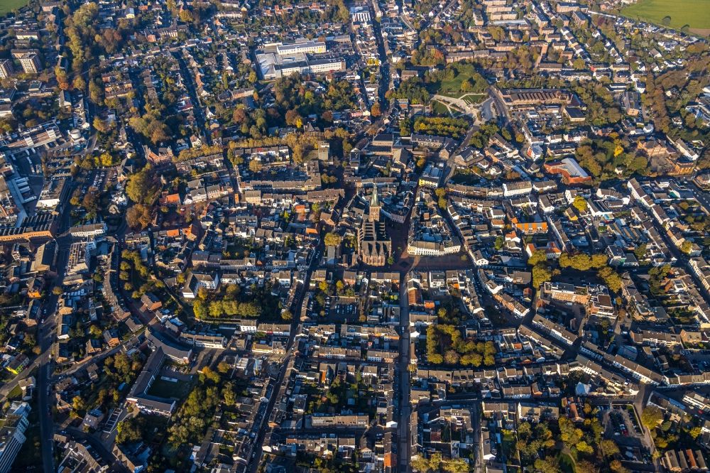 Viersen from the bird's eye view: The city center in the downtown area in Viersen in the state North Rhine-Westphalia, Germany