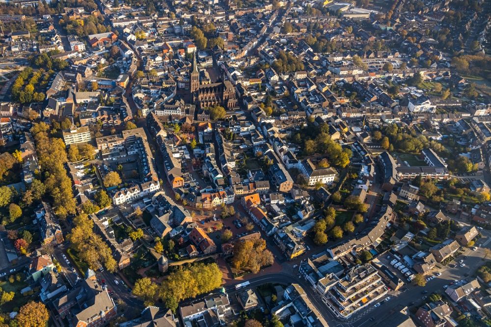 Aerial image Viersen - The city center in the downtown area in Viersen in the state North Rhine-Westphalia, Germany