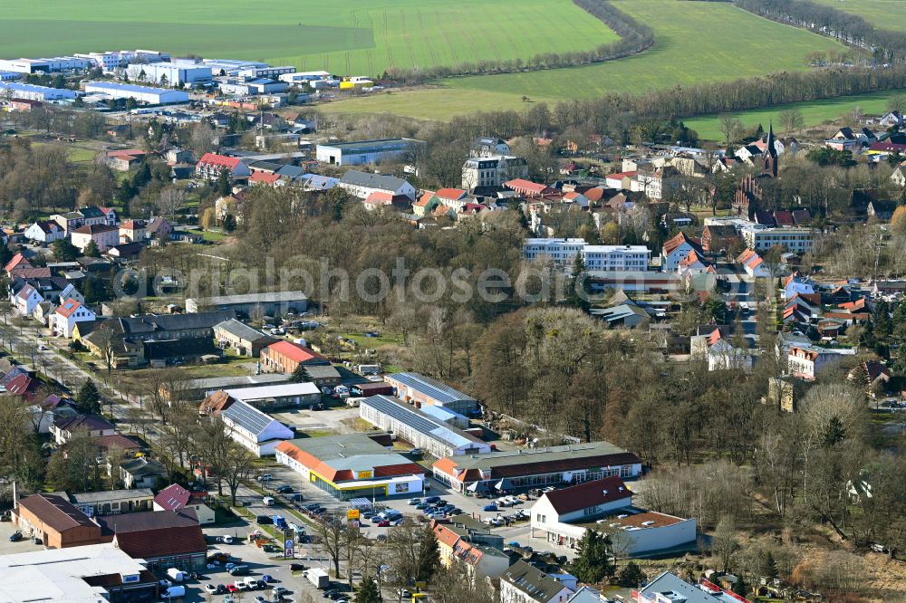 Werneuchen from the bird's eye view: The city center in the downtown area on street B158 in Werneuchen in the state Brandenburg, Germany