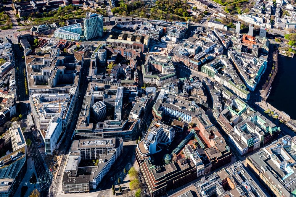 Aerial image Hamburg - The city center in the downtown area between Gorch-Fock-Wall - Kaiser-Wilhelm-Strasse - Caffamacherreihe - Fuhlentwiete in the district Neustadt in Hamburg, Germany