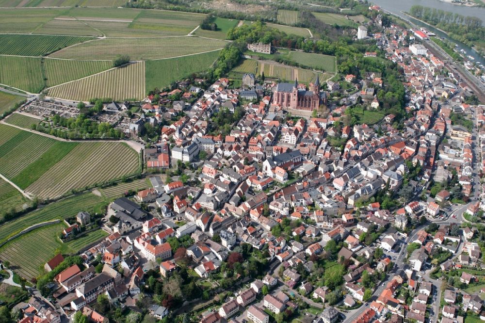 Aerial image Oppenheim - City center to the Gotic St. Catherine ' s Church in Oppenheim in Rhineland-Palatinate