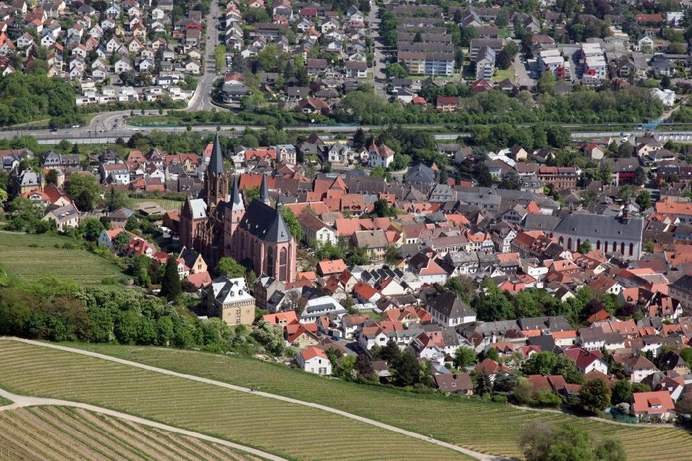 Oppenheim from the bird's eye view: City center to the Gotic St. Catherine ' s Church in Oppenheim in Rhineland-Palatinate