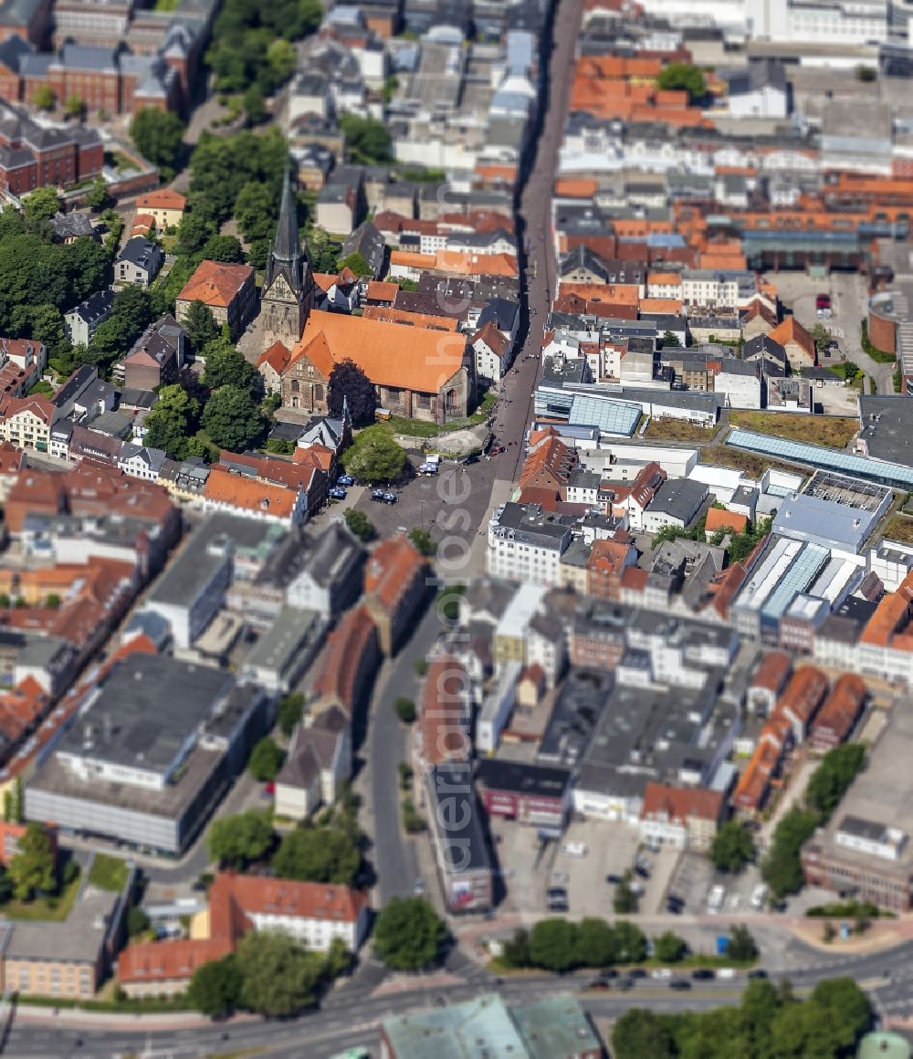 Aerial image Flensburg - City centre with marketplace and pelican crossing in Flensburg in the federal state Schleswig-Holstein, Germany