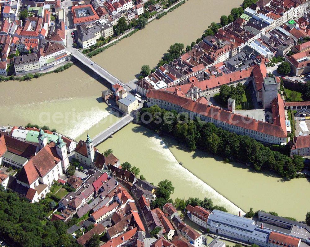 Aerial photograph Steyr - Blick auf das historische Stadtzentrum mit Schloss von Steyr und dem Zusammenfluss der beiden Flüsse Steyr und Enns in Österreich