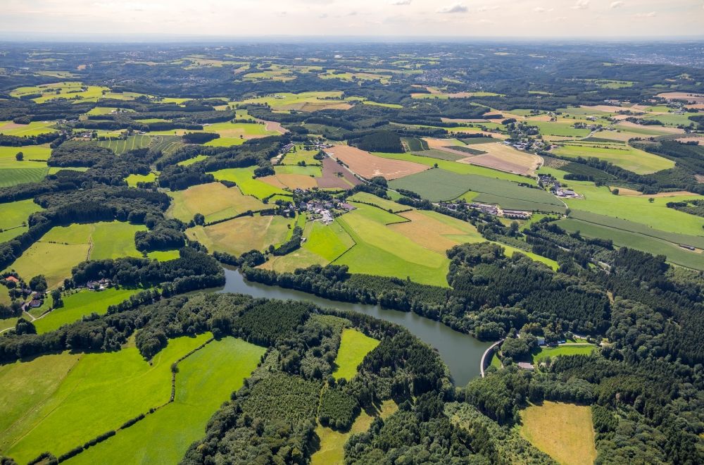 Aerial image Breckerfeld - Impoundment and shore areas at the lake Heilenbecker Talsperre in Breckerfeld in the state North Rhine-Westphalia, Germany