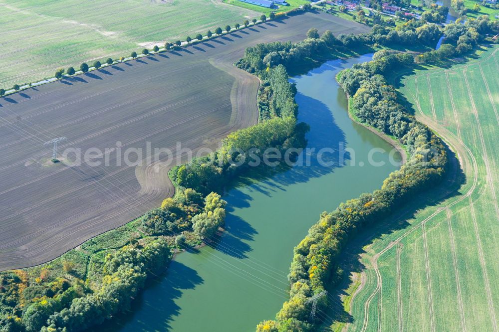 Aerial image Brohm - Impoundment and shore areas at the lake Brohmer Stausee in Brohm in the state Mecklenburg - Western Pomerania, Germany