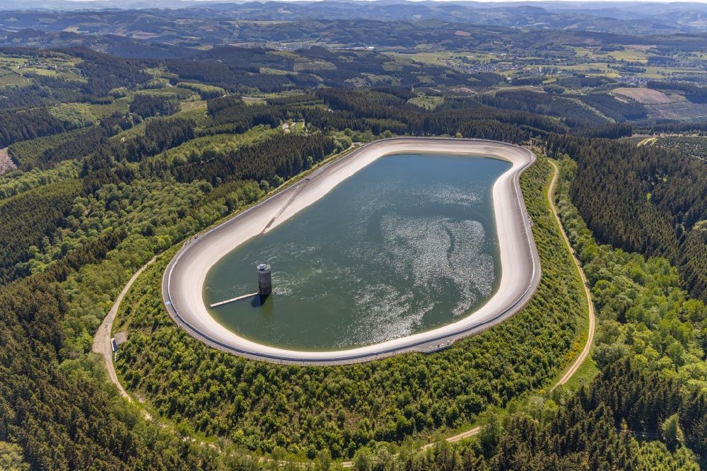 Aerial image Finnentrop - Impoundment and shore areas at the lake of Pumpspeicherwerk Roenkhausen in Finnentrop in the state North Rhine-Westphalia, Germany