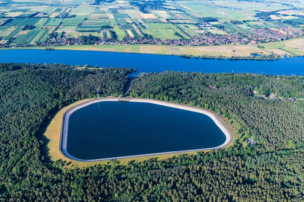 Aerial image Geesthacht - Impoundment and shore areas at the lake in Geesthacht in the state Schleswig-Holstein, Germany