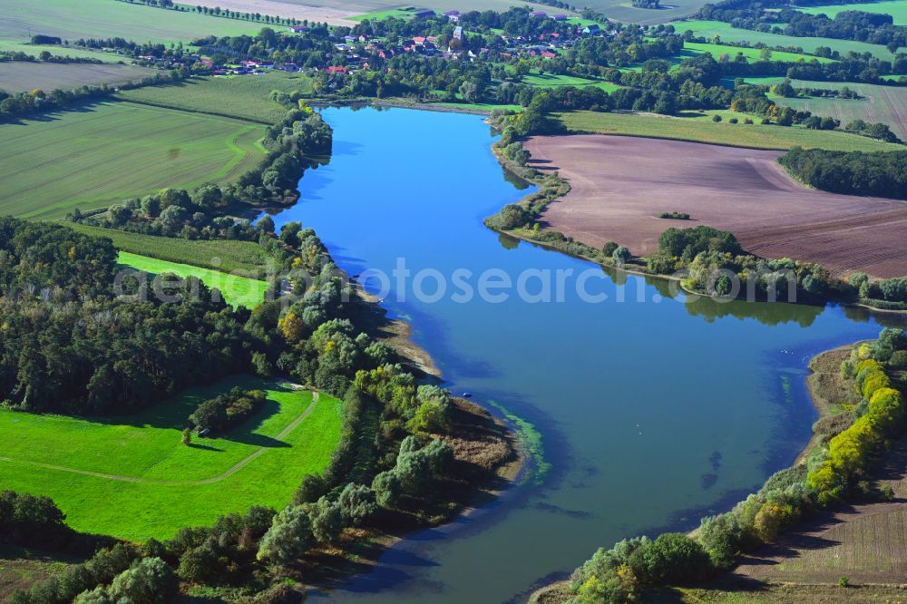 Aerial photograph Preddöhl - Impoundment and shore areas at the lake Preddoehler Stausee in Preddoehl in the state Brandenburg, Germany