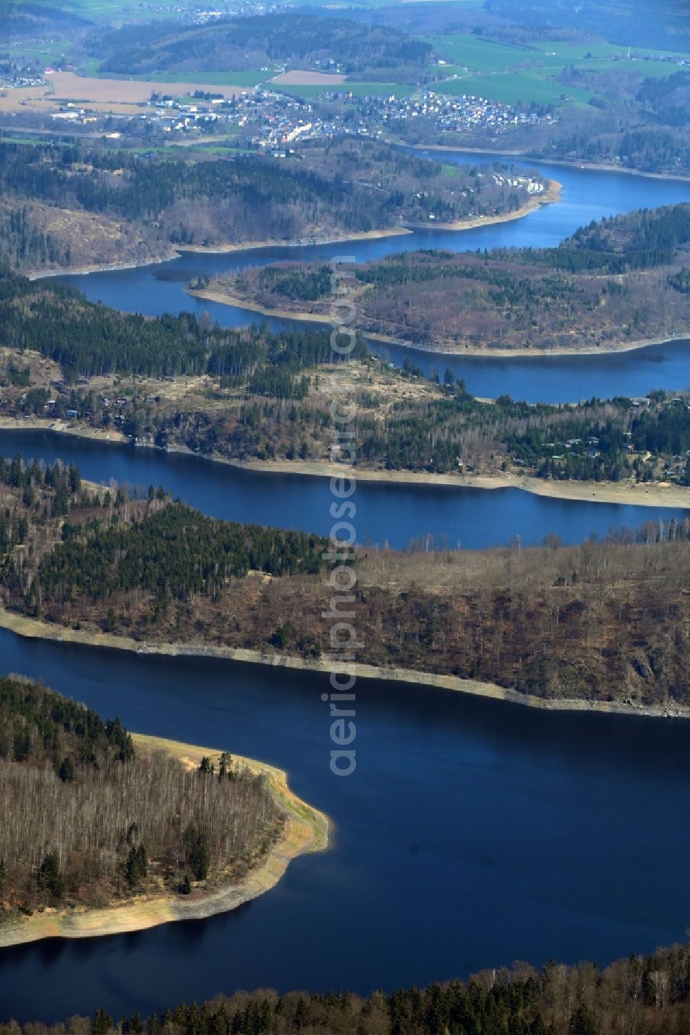 Saaldorf from the bird's eye view: Impoundment and shore areas at the lake Obere Saaletalsperre in Saaldorf in the state Thuringia, Germany