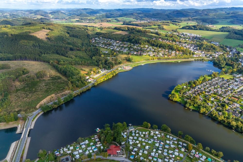 Aerial photograph Sundern (Sauerland) - Shore areas at the lake Sorpesee in Sundern (Sauerland) in the state North Rhine-Westphalia, Germany