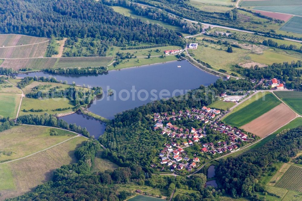 Aerial photograph Zaberfeld - Riparian areas on the lake area of Emetsklinge with Hotel & Restaurant Seegasthof Zaberfeld in Zaberfeld in the state Baden-Wurttemberg, Germany