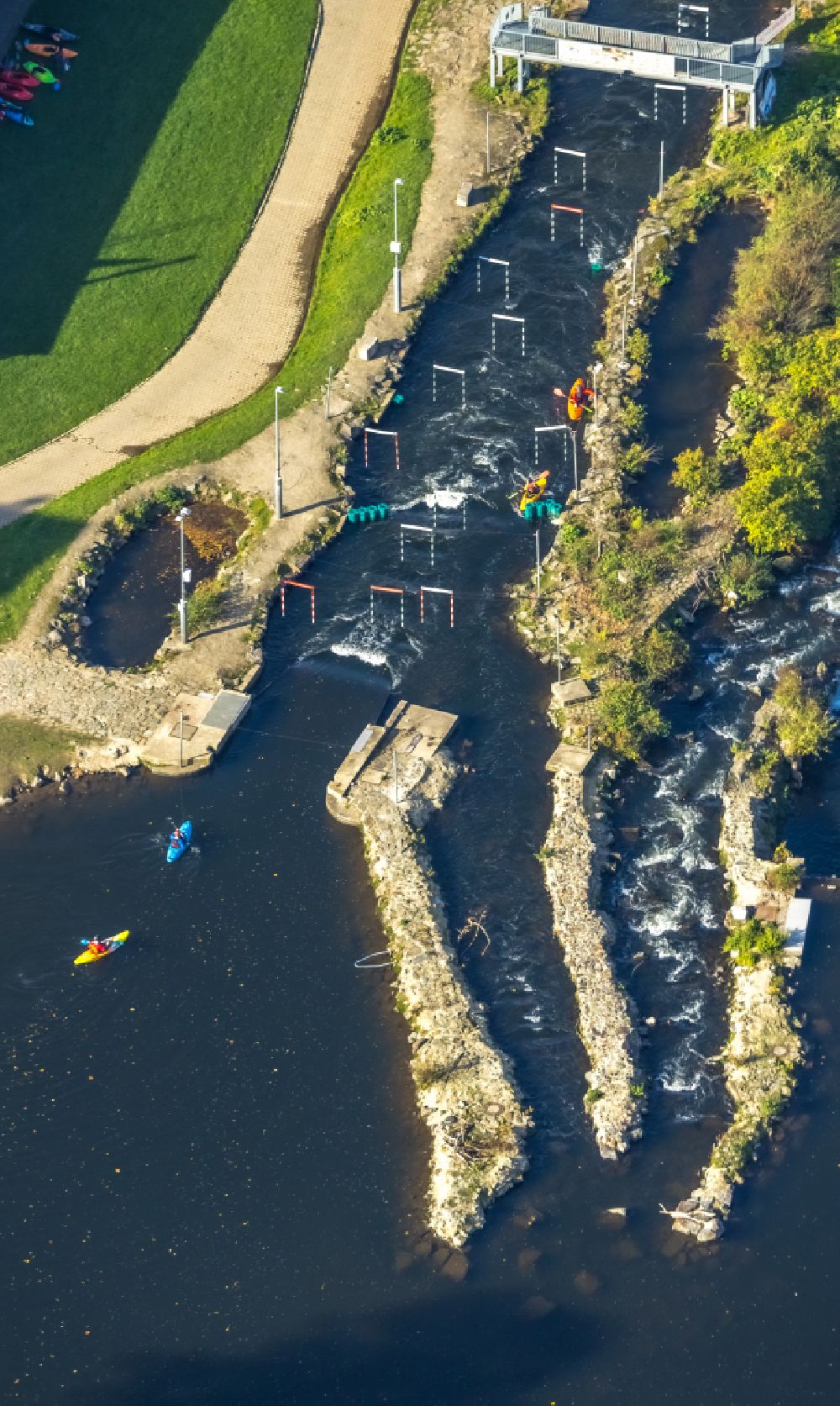 Hagen from the bird's eye view: Weir on the banks of the flux flow Lenne in the district Hohenlimburg in Hagen in the state North Rhine-Westphalia, Germany