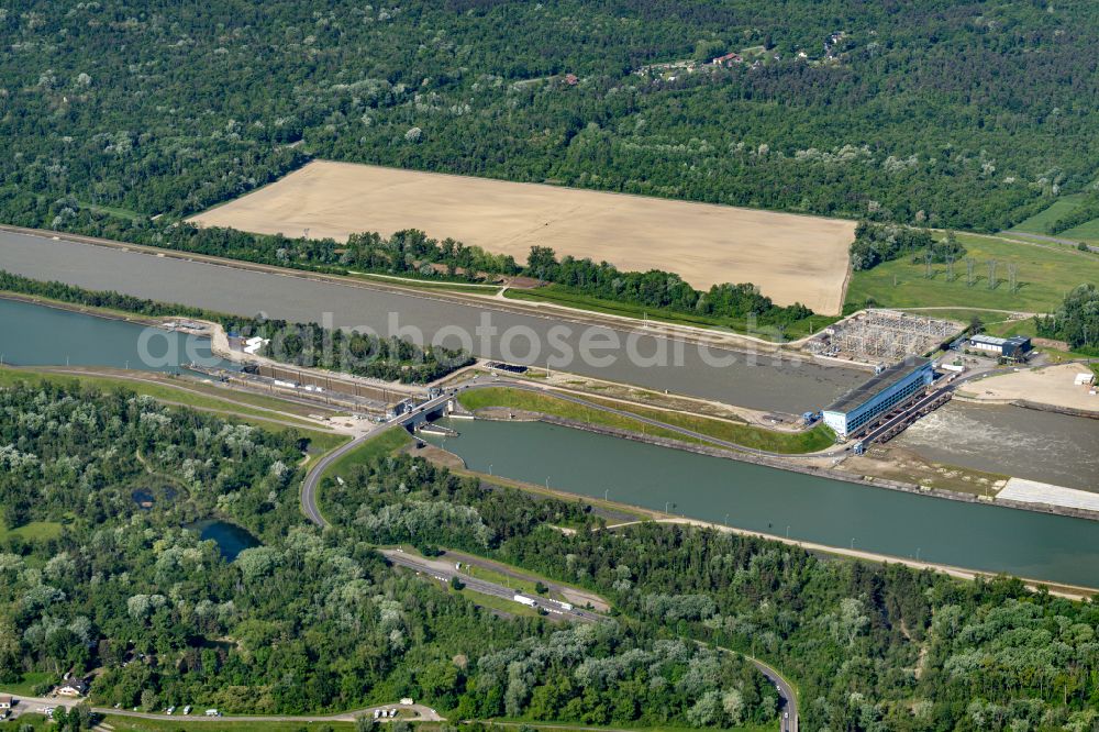 Aerial photograph Marckolsheim - Weir on the banks of the flux flow on Rhine in Marckolsheim in Grand Est, France