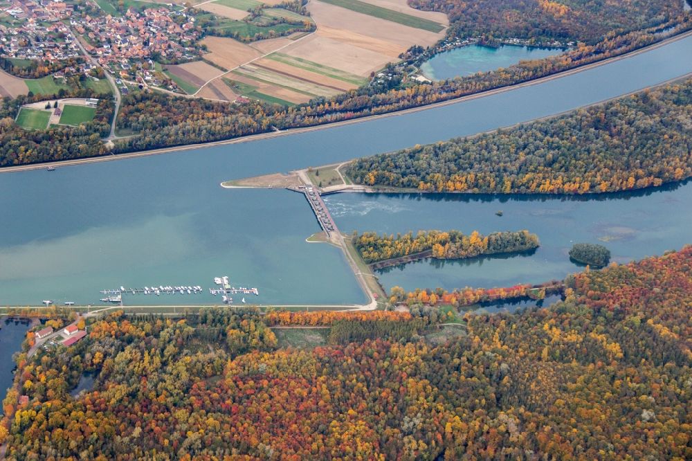 Aerial photograph Weisweil - Weir on the banks of the flux flow of river Rhein Weisweil / Schoenau in Weisweil in the state Baden-Wuerttemberg