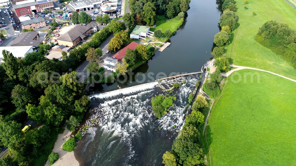 Siegburg from the bird's eye view: Weir on the banks of the flux flow of Sieg on street Wahnbachtalstrasse in Siegburg in the state North Rhine-Westphalia, Germany