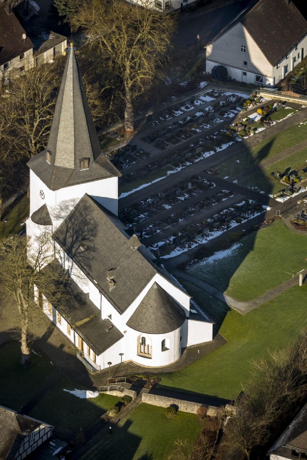 Aerial photograph Brilon - St.Dionysius Parish Church is the oldest church in the room Brilon, Thuelen, Brilon, Sauerland, Soester Plain, North Rhine-Westphalia, Germany