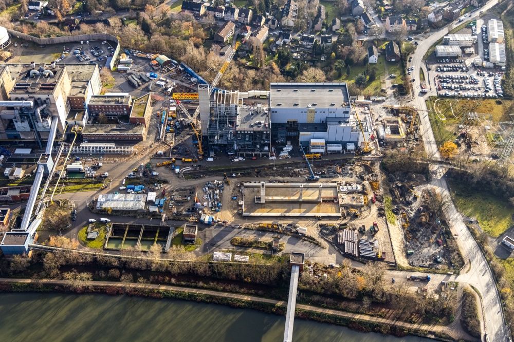 Aerial image Herne - Steag CHP group power plant overlooking the construction site for the new building of the GuD-Kraftwerk by the Projektgesellschaft GuD Herne GmbH on the Rhine-Herne Canal Herne in the state of North Rhine-Westphalia