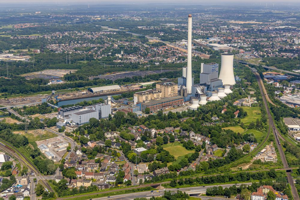 Herne from above - Steag CHP group power plant overlooking the new building of the GuD-Kraftwerk by the Projektgesellschaft GuD Herne GmbH on the Rhine-Herne Canal Herne at Ruhrgebiet in the state of North Rhine-Westphalia