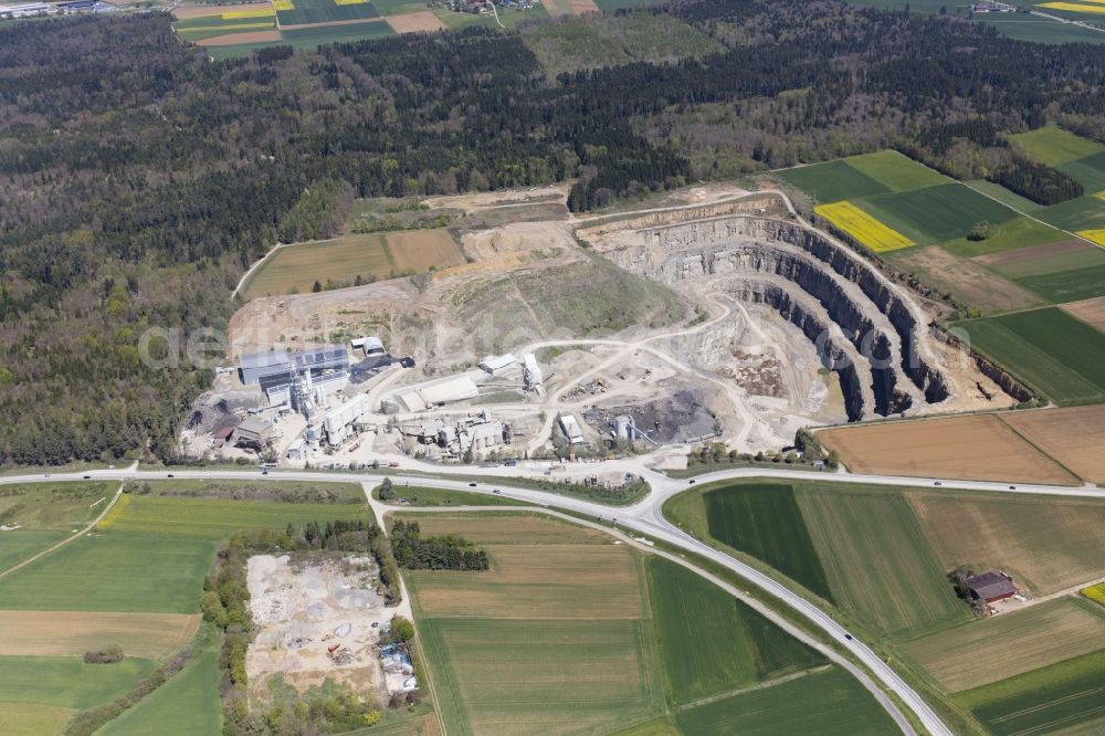 Mötzingen from above - Quarry for the mining and handling of Schotterwerk Moetzingen in the state Baden-Wuerttemberg, Germany