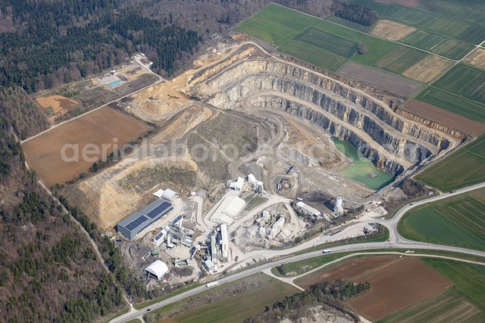Mötzingen from above - Quarry for the mining and handling of Schotterwerk Moetzingen in the state Baden-Wurttemberg, Germany