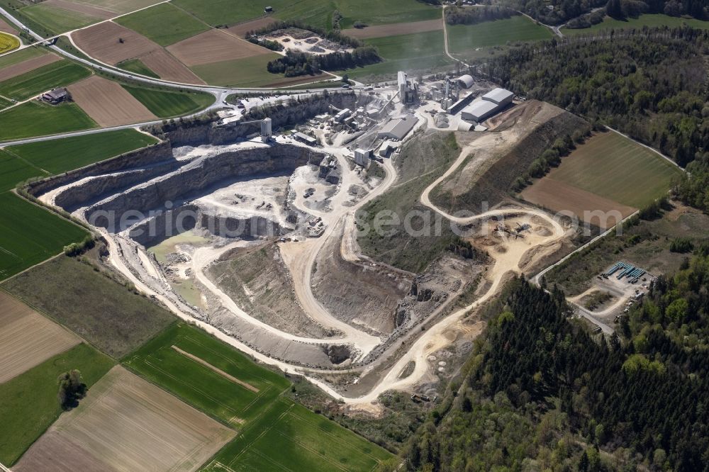 Aerial photograph Mötzingen - Quarry for the mining and handling of Schotterwerk Moetzingen in the state Baden-Wurttemberg, Germany